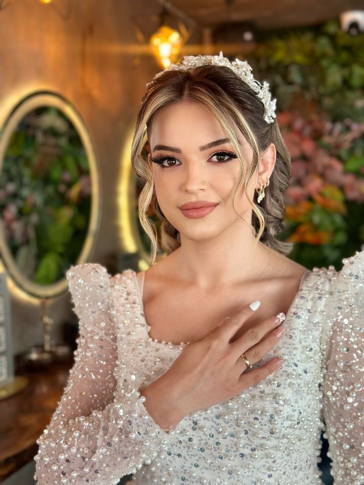 İÇERENKÖY GELİN SAÇI VE MAKYAJ